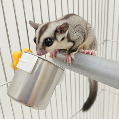 爪も研げる「戦略的食事処」、どこでも設置ができるステンレス製モモンガ用食器