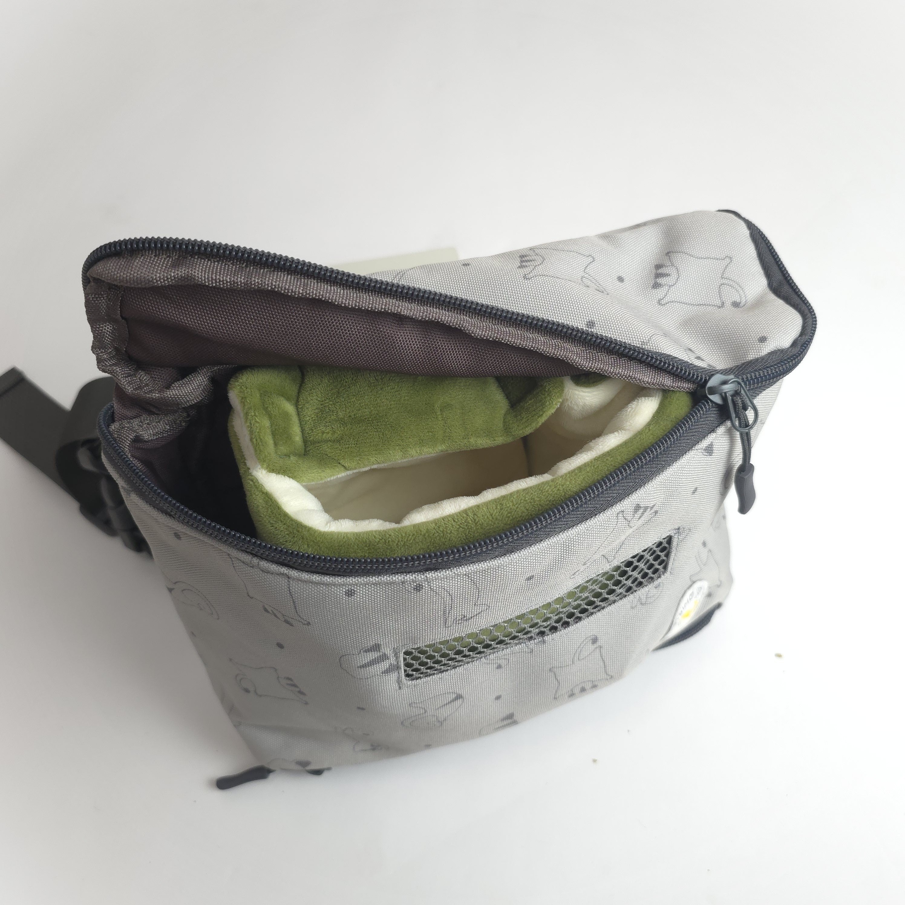 NEW】揺れ0,モモンガポーチ。忙しい時でも飼い主の温もりを。「ピタ