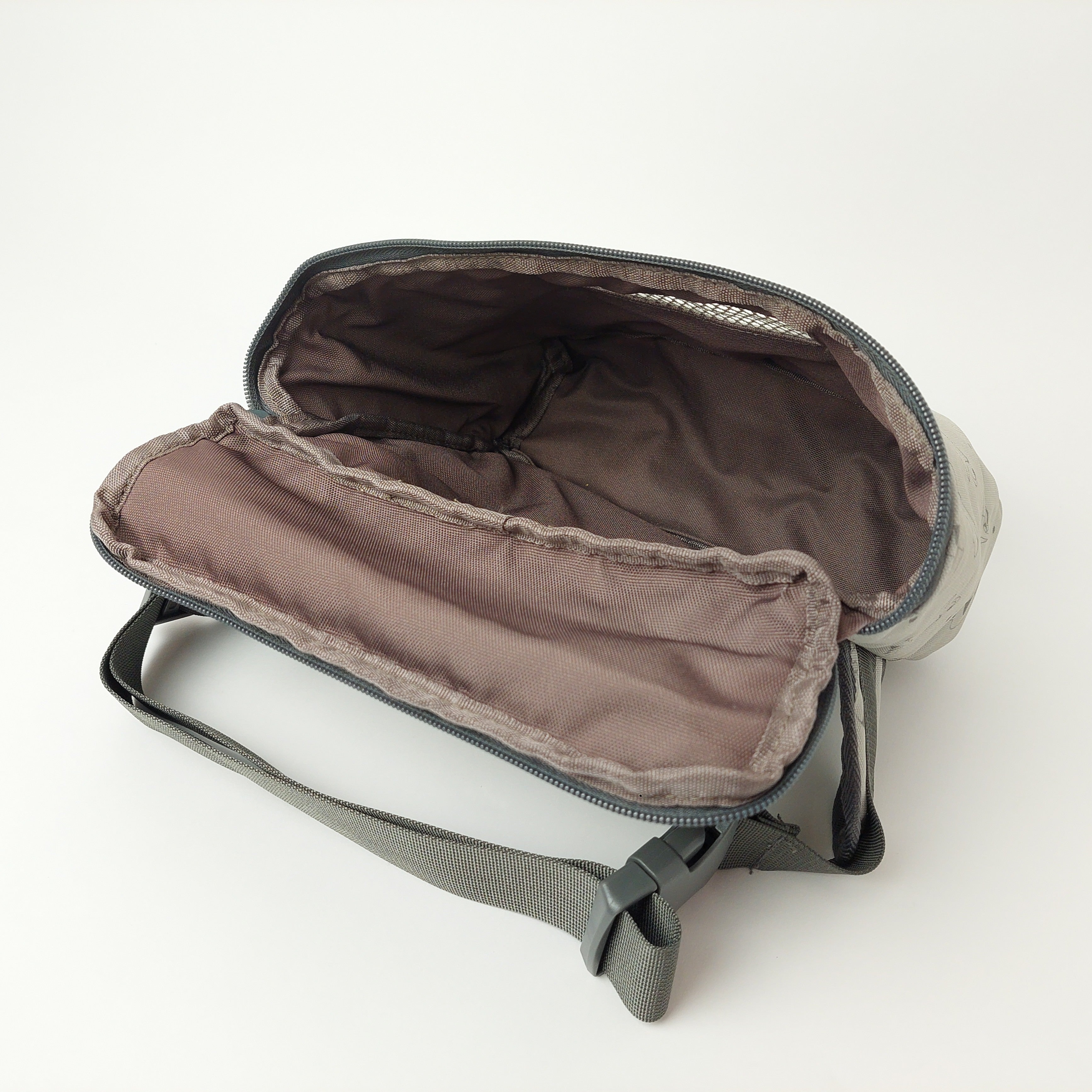 NEW】揺れ0,モモンガポーチ。忙しい時でも飼い主の温もりを。「ピタ